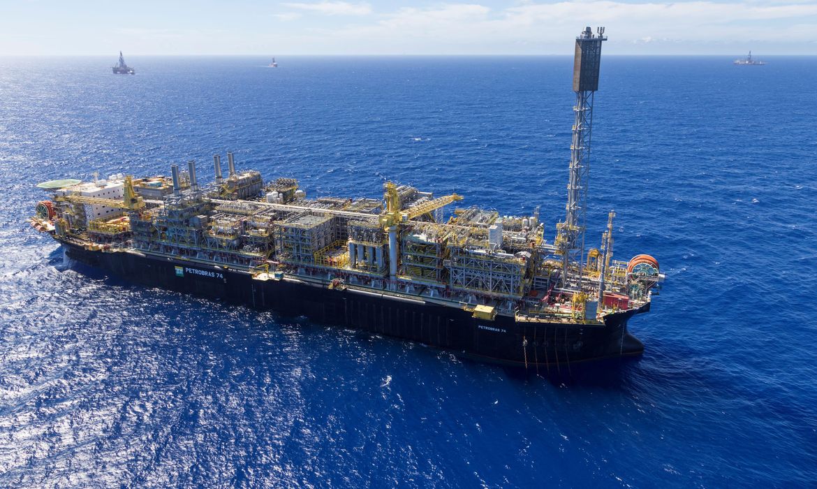 OAB Barro Preto - Petrobras libera início da construção de quatro navios