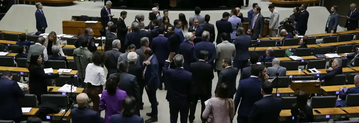 Projeto que pune quem impedir funcionamento da Câmara avança