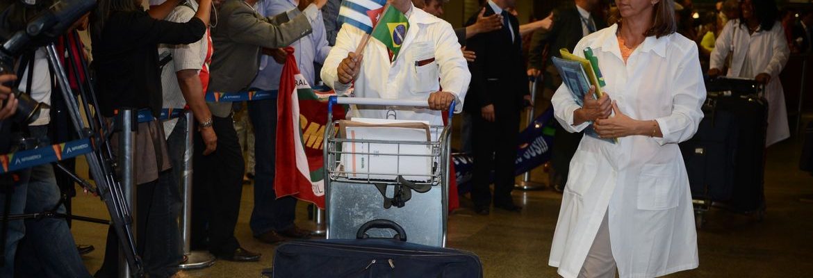 Associação de médicos cubanos repudia ação dos EUA contra Mais Médicos