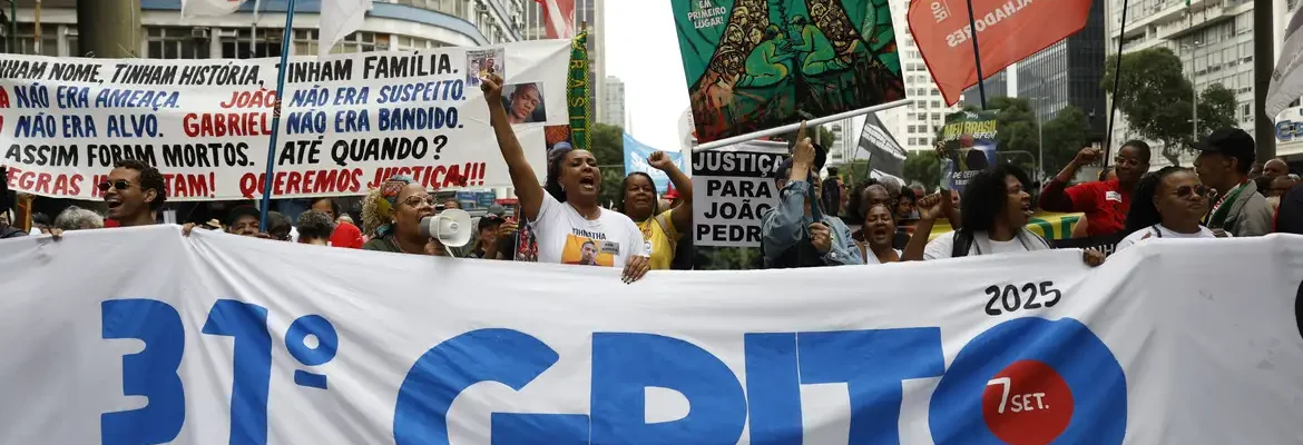 Desfile e Grito dos Excluídos tomam as ruas do centro do Rio